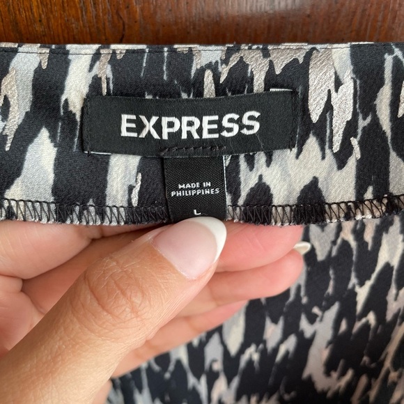 ✨Express✨ Abstract Print Satin Cowl Neck Midi Slip Dress - Picture 6 of 11